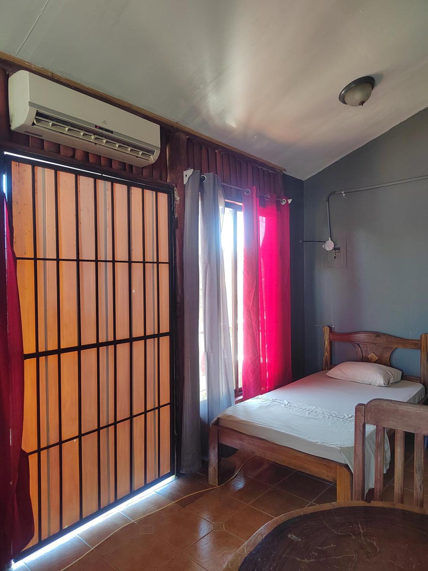 Sura House Corcovado Habitacion Big With Ac Пуэрто-Хименес Экстерьер фото